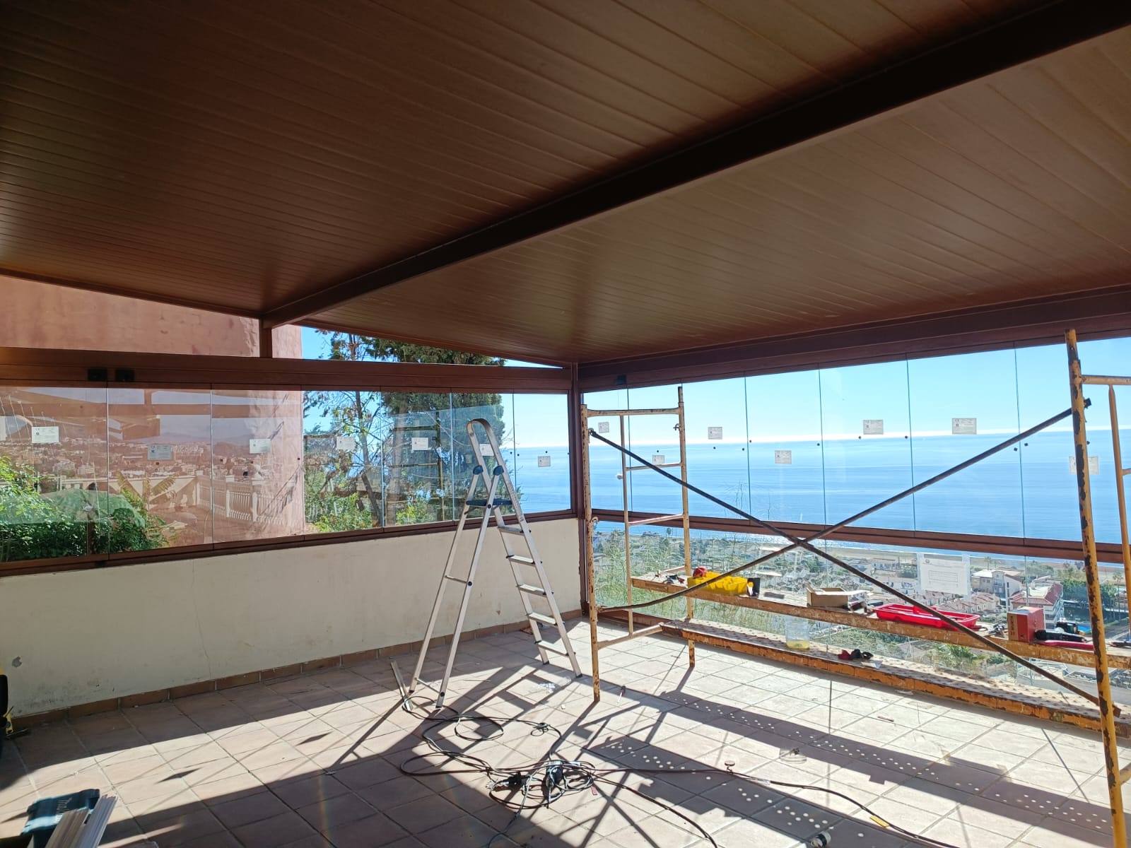 Instalación de techo fijo